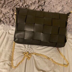 Anna Paola Basketweave Black Crossbody with Gold Chain Strap
